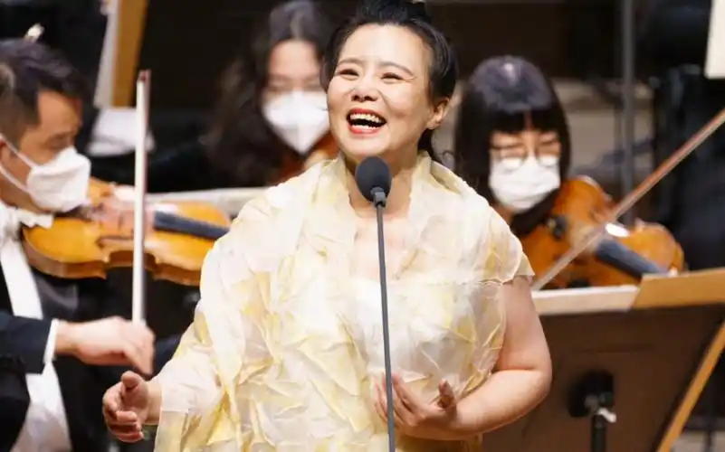 星海音乐厅新年音乐会女高音歌唱家龚琳娜演绎谭盾慈悲颂《心经》