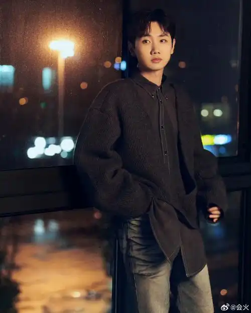 汪苏泷2024十万伏特巡回演唱会##汪苏泷2024巡演概念海报