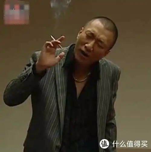 扫黑风暴再演大哥剧里凶狠的孙红雷私下穿搭有点萌