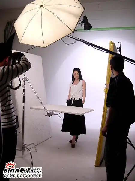 告别《杨三姐告状》之娇媚 邓英展多面色彩(图)