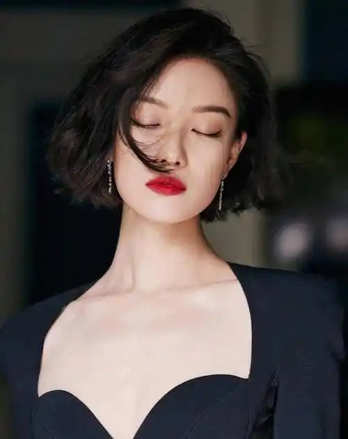 黑长直已经out了,现在最流行的是"港风"烫发,复古又显女人味!