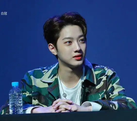 男版produce101 wanna·one 赖冠霖 cr.logo