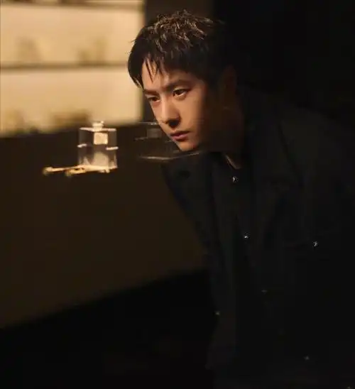 这样的场景不止在王一博身上发生,毕竟现在是一个信息化的时代,都经常