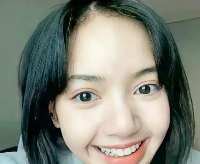 没有刘海的lisa颜值你打几分网友怪不得一直有刘海