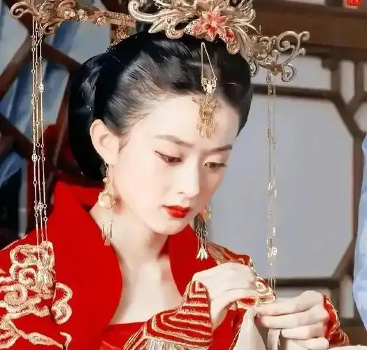 赵丽颖#红衣古装造型真的好迷人,绝对的天生古装美人无疑了