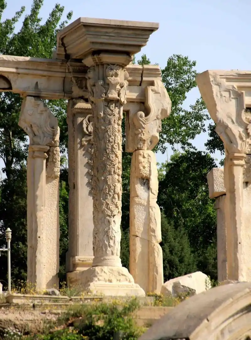 圆明园的标志:西洋楼遗址 圆明园的西洋楼景区是游客必来的核心景区.