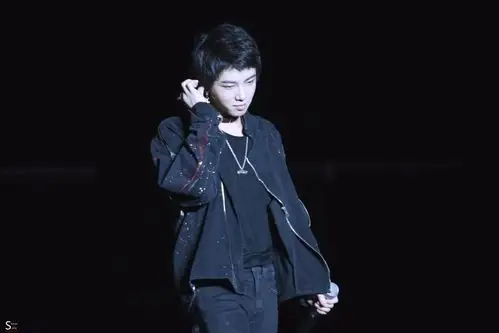 华晨宇壁纸第69期在遇到你之前一切相遇都毫无意义