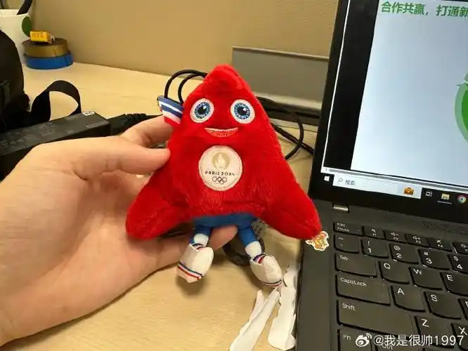 巴黎奥运的吉祥物蛮丑的啊#巴黎奥运会