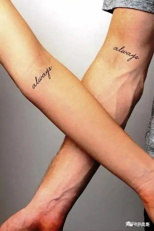 "即使有一万种不赞同的声音,我也要和你纹情侣纹身!