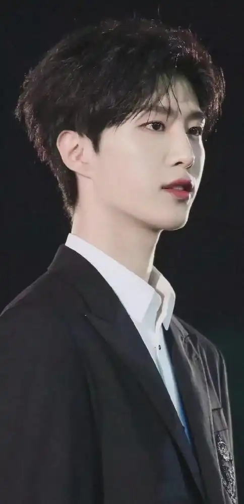 爱豆壁纸范丞丞