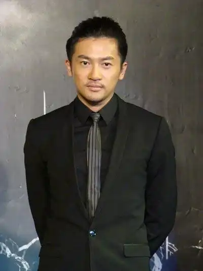 而苏有朋得知粉丝的反应后很快地撤掉了照片,并发文:"看样子大家不太