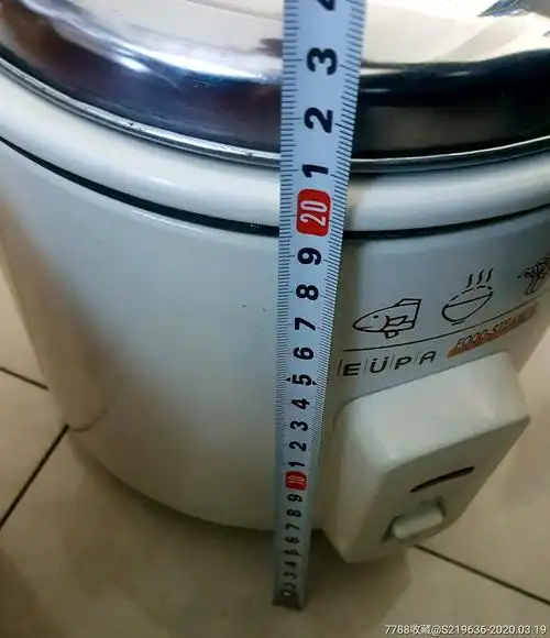 一台旧电饭煲