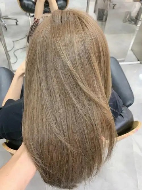 奶茶棕灰色显白发色