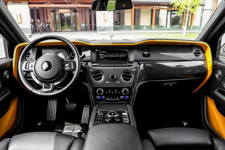 丰田世纪suv采用了对称式布局内饰上_易车