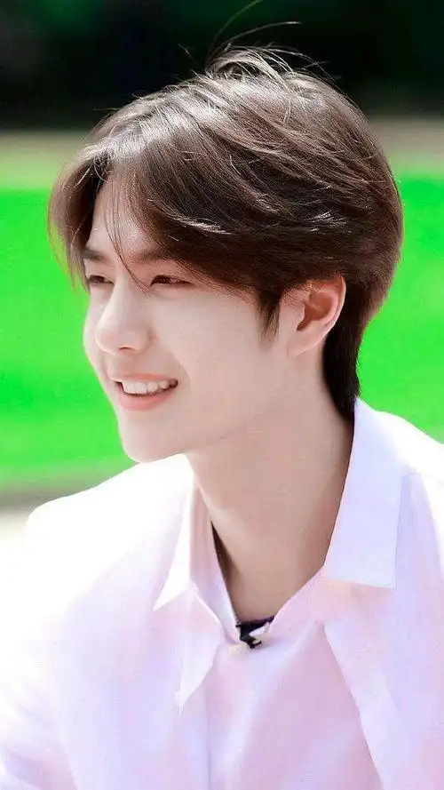 95后男星跟大自己20岁的姐姐谈恋爱被妈妈棒打鸳鸯?