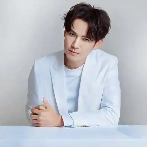 周末愉快,一起打榜支持最好的钟汉良