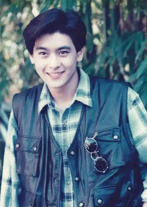 甚至就连金喜善也曾经说过林志颖是自己的偶像,林志颖在上世纪90年代