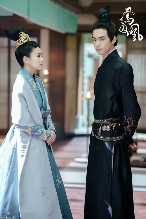 凤囚凰25#长期霸占热搜榜单,赚尽关新闻中心 娱乐星闻 看电视剧