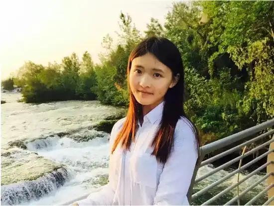 2015教育频道 行业资讯  他们从课堂到片场,从纸笔到镜头,便在真实地