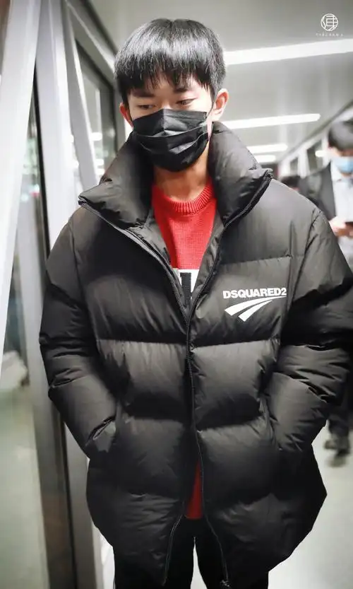 千玺送你一朵小红花##易烊千玺后座剧场#易烊千玺韦一航(宝贝你在笑啥