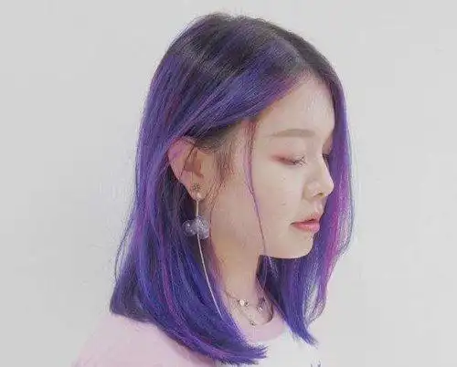 女生蜡染紫蓝色头发抢眼极了 2019女生蜡染发色大全张扬绚丽