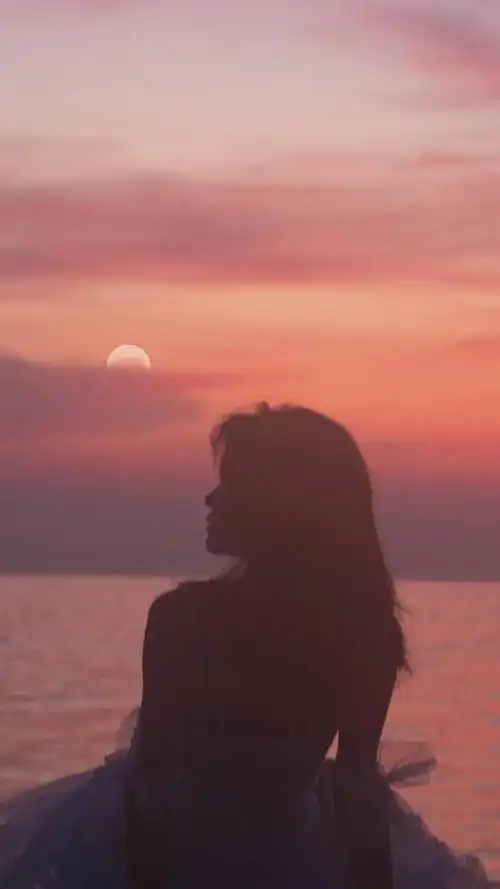 一个人孤独的背影,锁屏图片,手机壁纸,女性-回车桌面