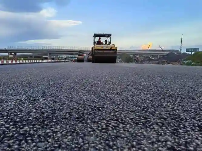 广西交科集团研发蔗渣纤维沥青技术成功应用钦北改扩建项目