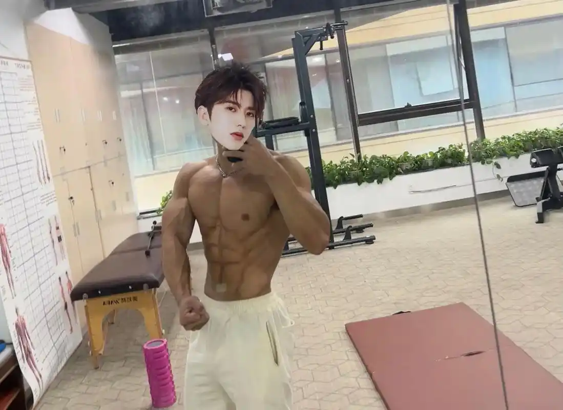 07天天问我裤子衣服链接.#图文伙伴计划 #腹肌 #日常穿搭 - 抖音