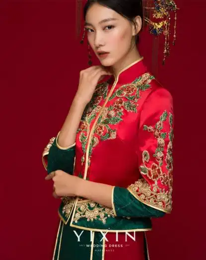 红色礼服婚纱照图片新娘子红色婚纱照图片