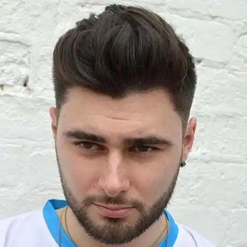 圆脸男生发型圆脸男生剪什么发型比较好看