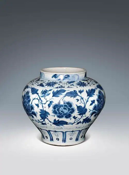 明青花缠枝牡丹纹大罐