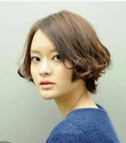 女人味短发发型设计图片