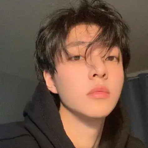 干净的温柔小众风帅哥头像帅气冷酷男生图片