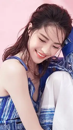 钟楚曦玩转篮球写真