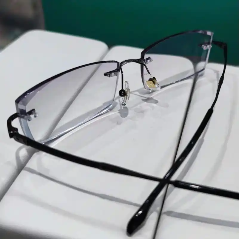 温县配镜,钻切无框眼镜,一次三副.质感拉满的钻石切边无框眼镜 - 抖音