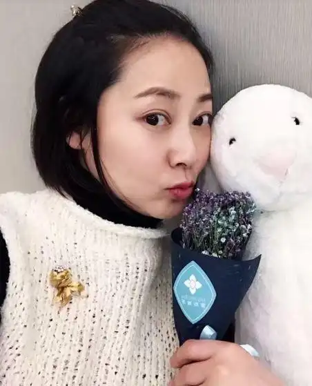 展开全部    张茜2017的照片