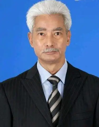 长相似鲁迅香港骨灰级武侠演员虽70岁但日常生活却依然丰富