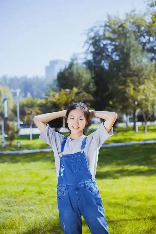 青春洋溢的13岁女孩