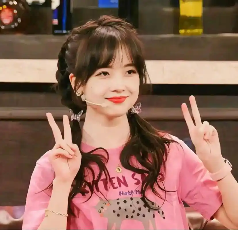 好看的冰冰#王冰冰#央视记者 - 抖音