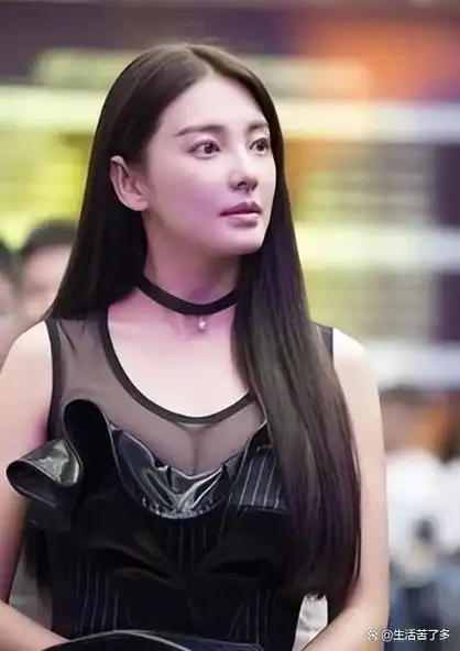 微胖界天花板36岁前凸后翘张雨绮的身材是她最犀利的武器