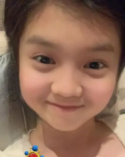 09:12:43留言☆☆☆  举报引用 〖容光《少女星》成功签约电视剧