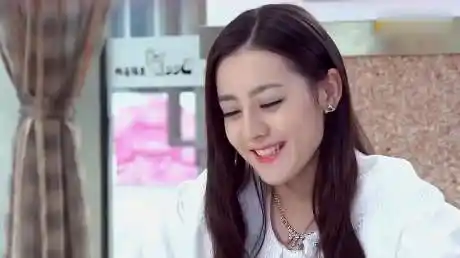 《爱的阶梯》宋子涵对楚耀辉一脸花痴,楚耀辉另有所爱-影视综视频