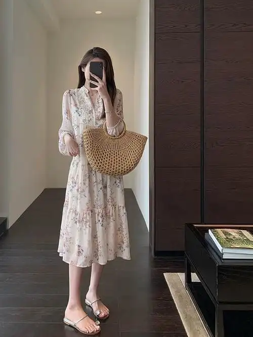 18种碎花连衣裙搭配,好看一整个夏天