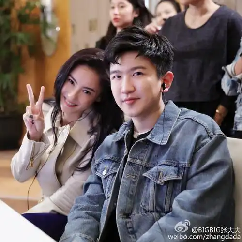 杨幂baby合照上热搜 张大大豪华交友圈都有谁?