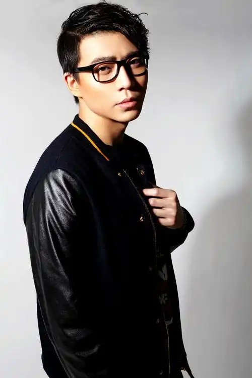 p data-id="gnf7sok0ub">忽日勒夫(myh),内地新生代创作型男歌手.