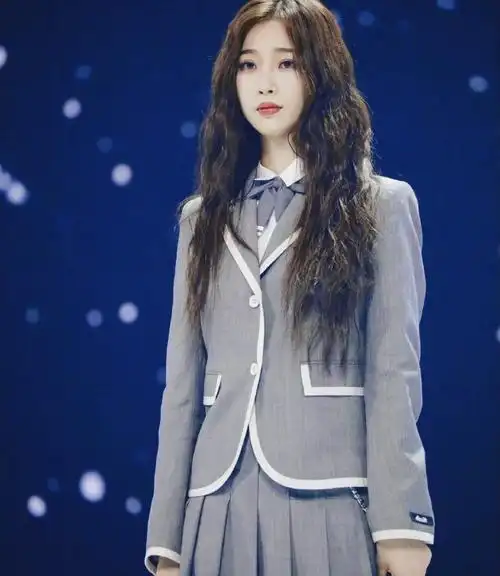 虞书欣加盟青春有你3麻花辫青春可爱网友作用在哪