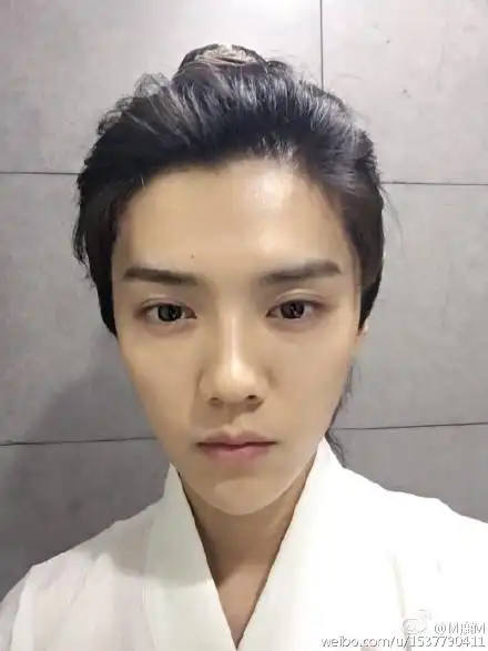 有鹿晗素颜照吗?