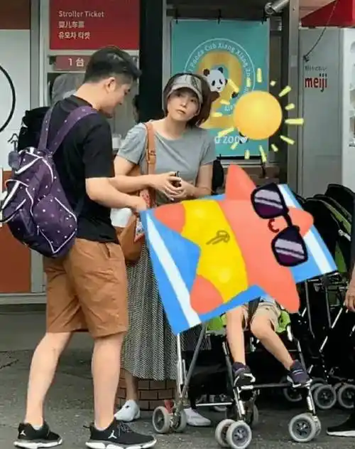 董卿这是经历了什么?脸部蜡黄仪态佝偻,"男人头"造型更是认不出了