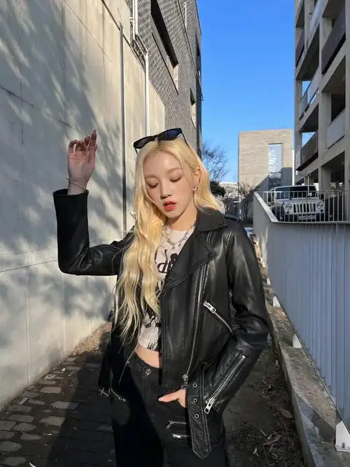 宋雨琦皮衣墨镜六宫格随拍～ 街头的雨琦弟弟,好酷好飒啊__财经头条