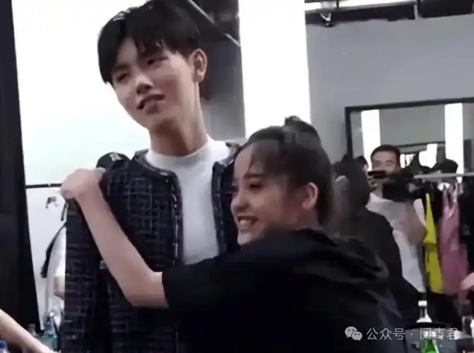 2018年,欧阳娜娜跟王源更是绯闻满天飞.两人还拍摄了情侣头像.